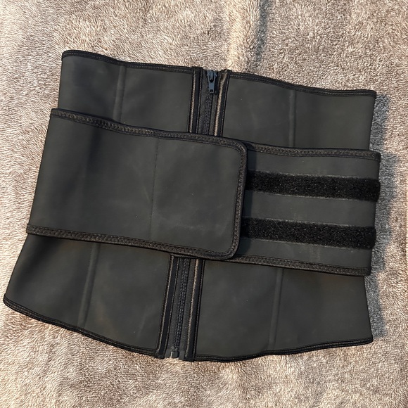 Waist trainer - Picture 4 of 4